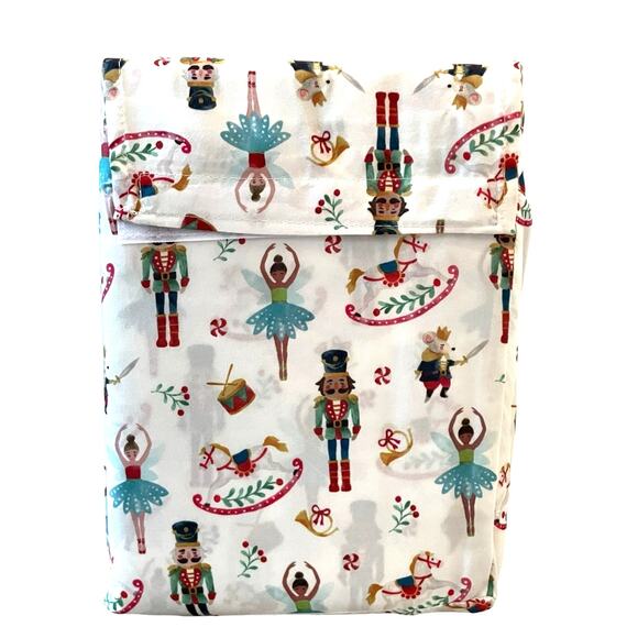 Wellesley Manor QUEEN Sheet Set Nutcracker Ballet Toy Soldier 4pc Xmas Bedding - Picture 2 of 12